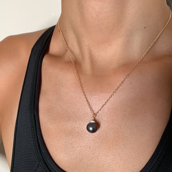 Handmade Freshwater Pearl/Puka shell Necklace, on 17” 14k Gold-filled Chain - Picture 2 of 8